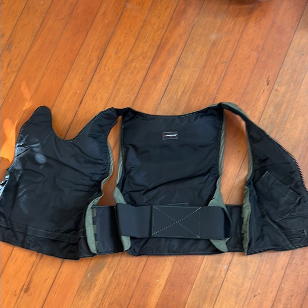 Men's Tactical Safariland Armor Field Vest - Olive Green - Picture 4 of 5